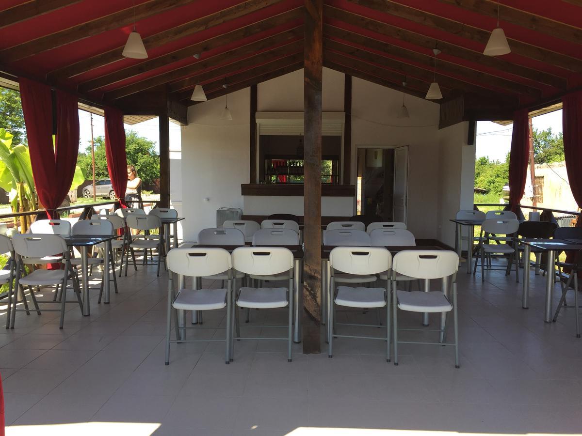 Dionisy Guest House Pizunda Exterior photo